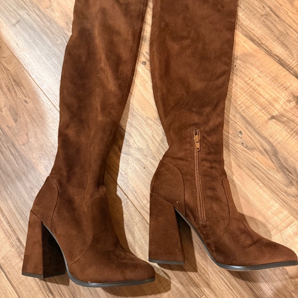Thigh High Suede boots - Picture 1 of 4